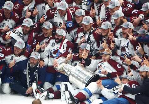 colorado avalanche ice hockey lineup tonight